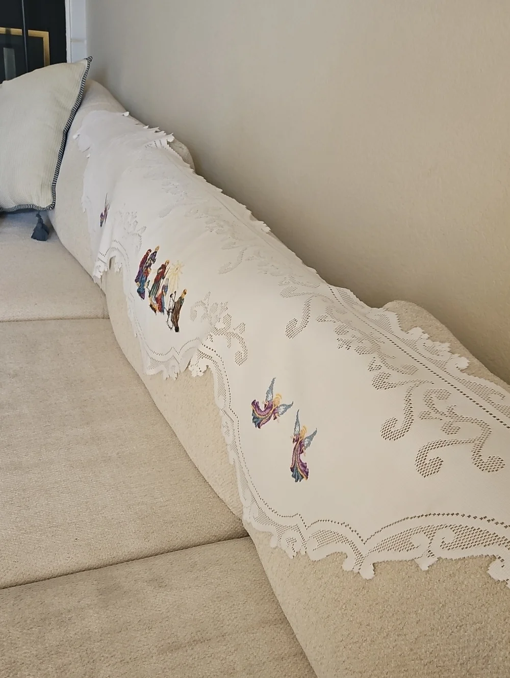 Vintage Mantle Scarf